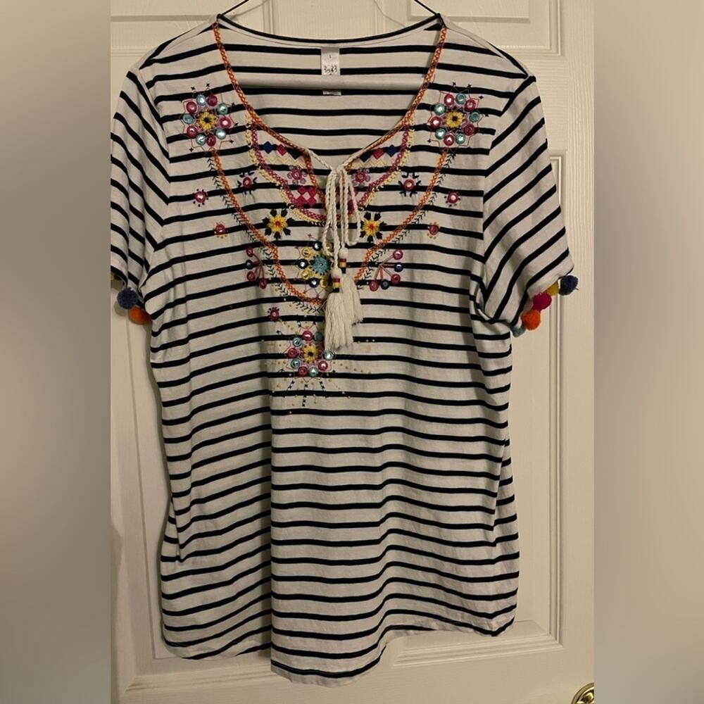Thomas & Olivia Stripe embroidered striped Pom Pom Top size large - Picture 2 of 6